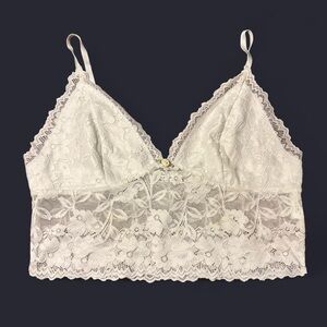 Coquette White Lace Crop Top by Collection Pimkie!